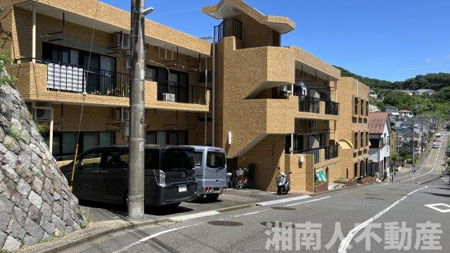 ライオンズマンション東逗子の駐車場|駐車スペースもあります