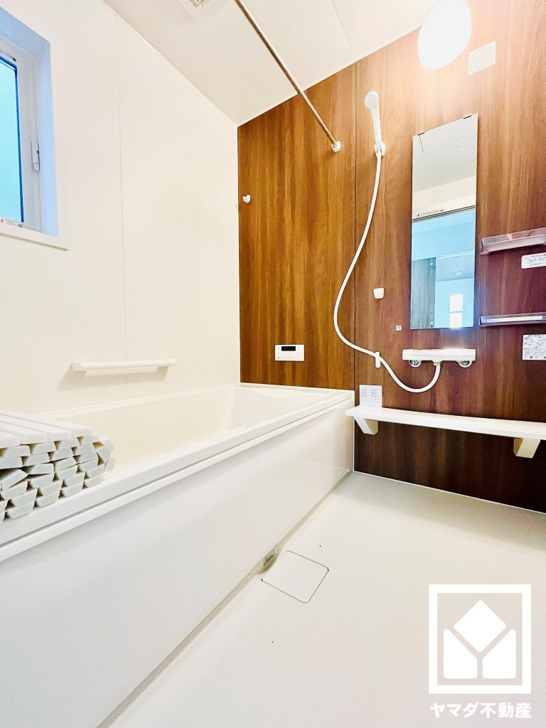 八幡市男山松里　第3　1号棟の浴室