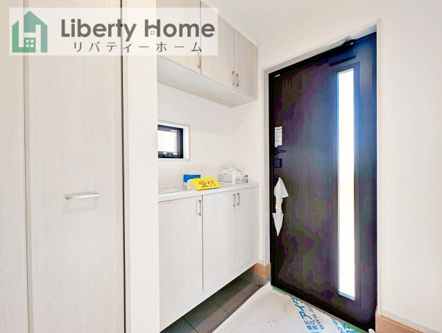 古河市諸川23-P1　新築戸建　1号棟の玄関