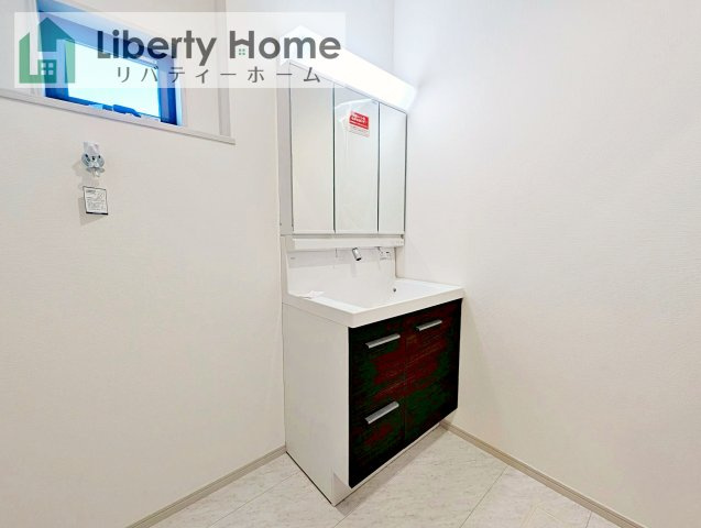 古河市諸川23-P1　新築戸建　1号棟の独立洗面台