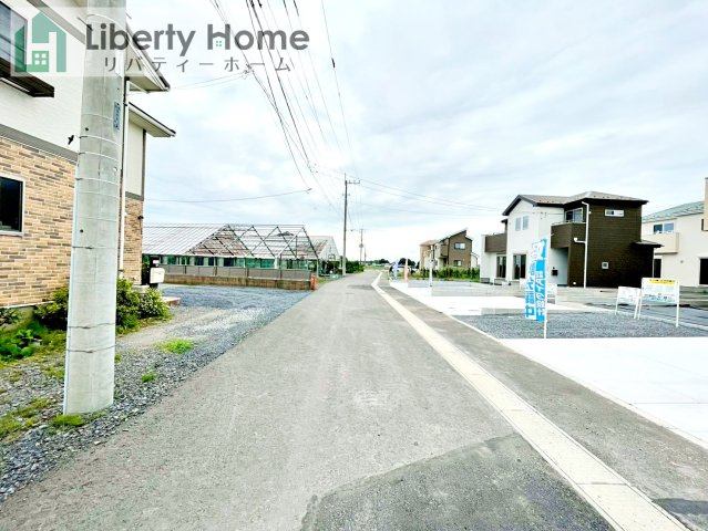古河市諸川23-P1　新築戸建　7号棟の前面道路含む現地写真