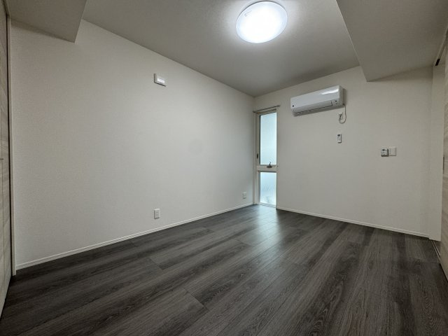 O-crest池田桃園の洋室