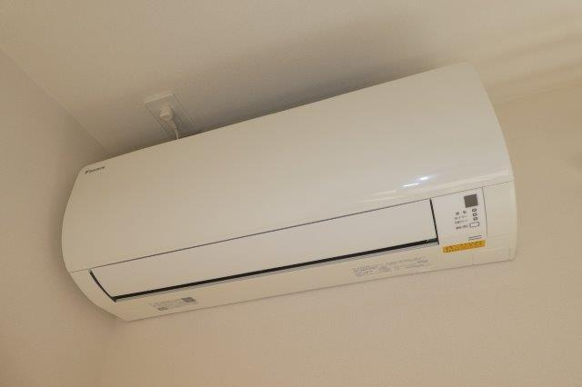 スーリールプラスⅠ番館の設備|洋室エアコン