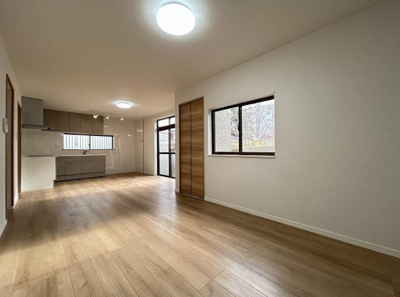 【居間・リビング】 | 千鳥が丘１丁目　中古戸建