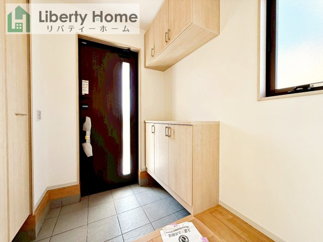 古河市諸川23-P1　新築戸建　13号棟の玄関