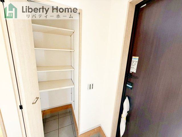 古河市諸川23-P1　新築戸建　13号棟の玄関