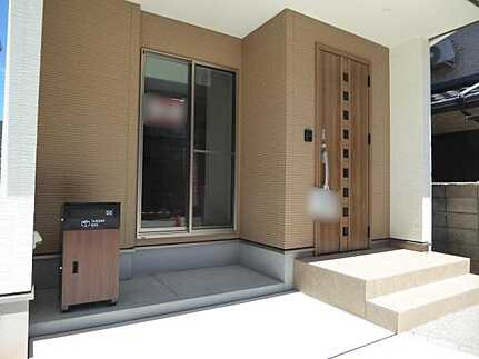 広島市東区馬木３丁目　新築一戸建て(全2棟)の玄関