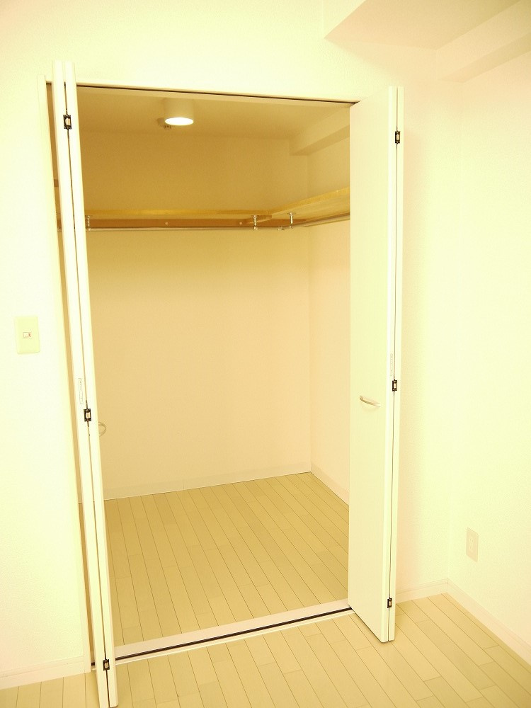 スクエア西丸之内の収納