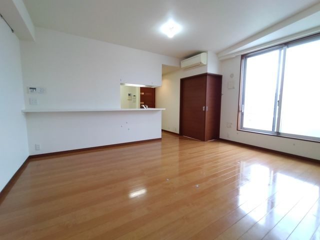 パークキューブ平和台の居間・リビング