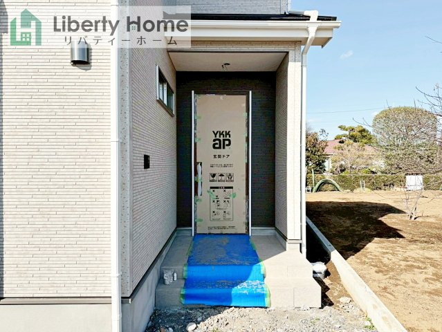 古河市諸川23-P1　新築戸建　16号棟のエントランス
