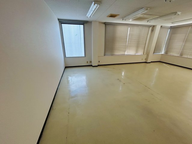 第一小島ビルの内装