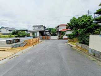 【前面道路含む現地写真】