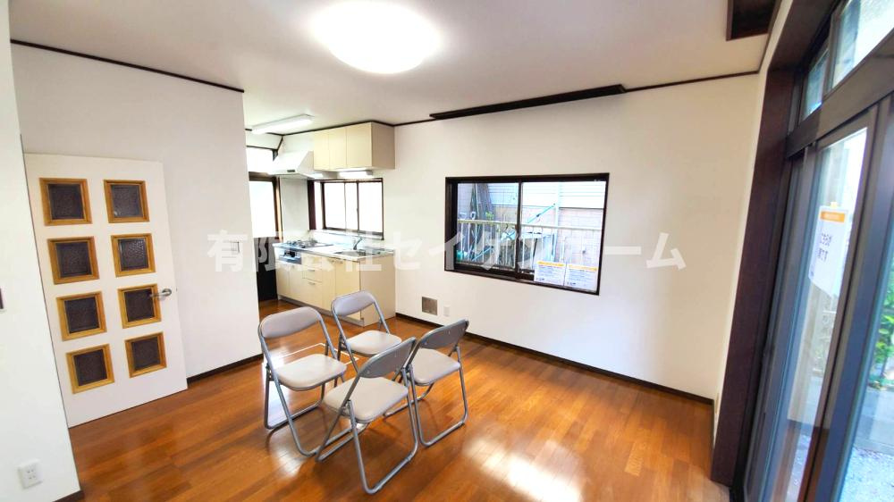 熊谷市成沢　中古住宅の居間・リビング