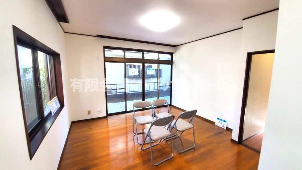 熊谷市成沢　中古住宅の居間・リビング