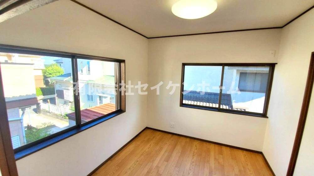 熊谷市成沢　中古住宅の洋室