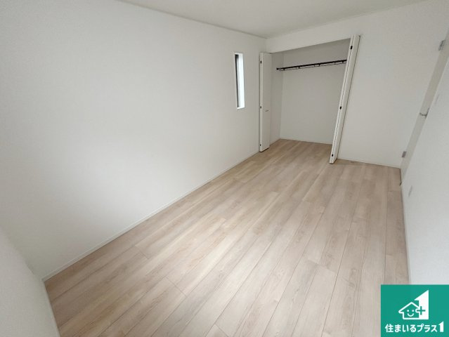 堺市堺区石津町　第2期　新築一戸建ての洋室|シンプルな洋室は、自分好みのインテリアが楽しめます♪ご家族とインテリアや家具を選びに行くのは新築購入時の醍醐味の一つです。ぜひお楽しみください♪