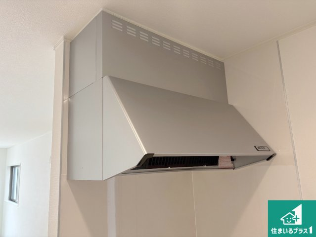 堺市堺区石津町　第2期　新築一戸建ての設備|汚れにくいスロットフィルタでお手入れラクラク！ＬＥＤ照明付き！