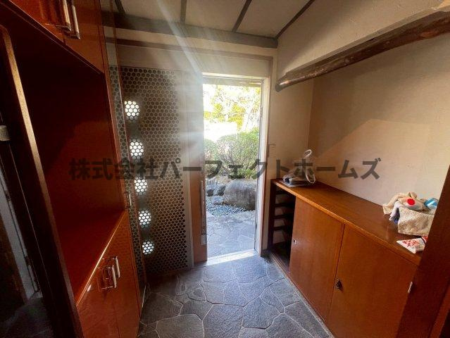 香里園東之町戸建　賃貸の玄関|落ち着いた玄関です