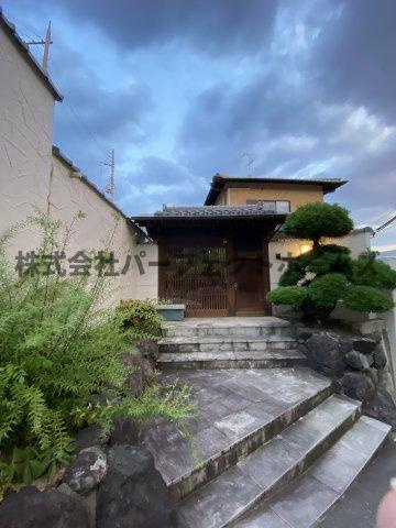 香里園東之町戸建　賃貸のエントランス|落ち着いたエントランスです