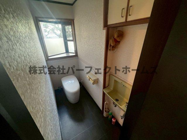 香里園東之町戸建　賃貸のトイレ|清潔感のあるトイレです