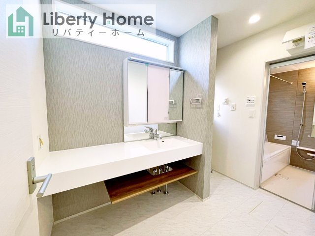 牛久市さくら台1丁目4期　新築戸建　1号棟の独立洗面台