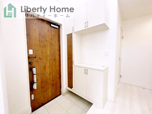 牛久市さくら台1丁目4期　新築戸建　1号棟の玄関