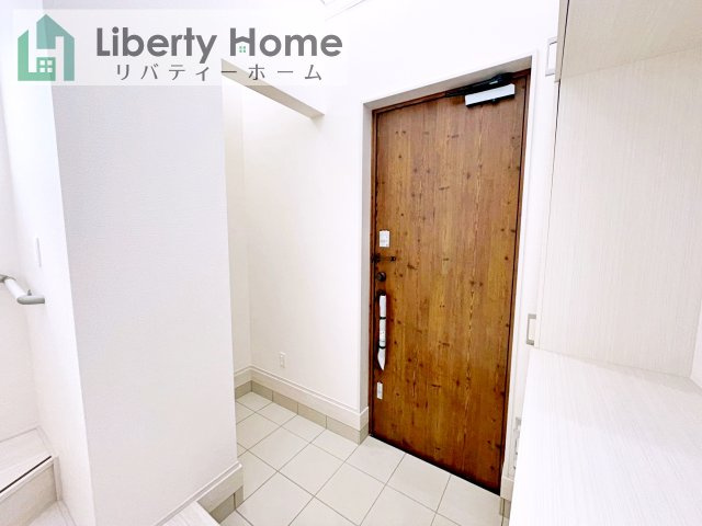 牛久市さくら台1丁目4期　新築戸建　1号棟の玄関