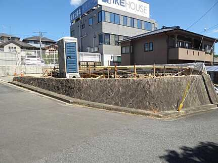 広島市安佐北区口田３丁目　新築一戸建ての前面道路含む現地写真