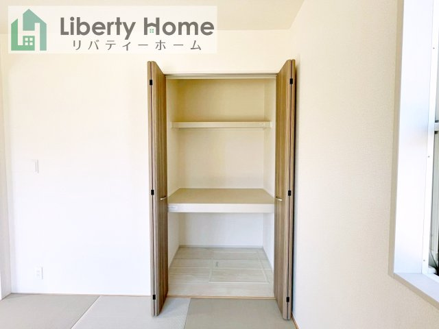 牛久市さくら台1丁目4期　新築戸建　2号棟の収納