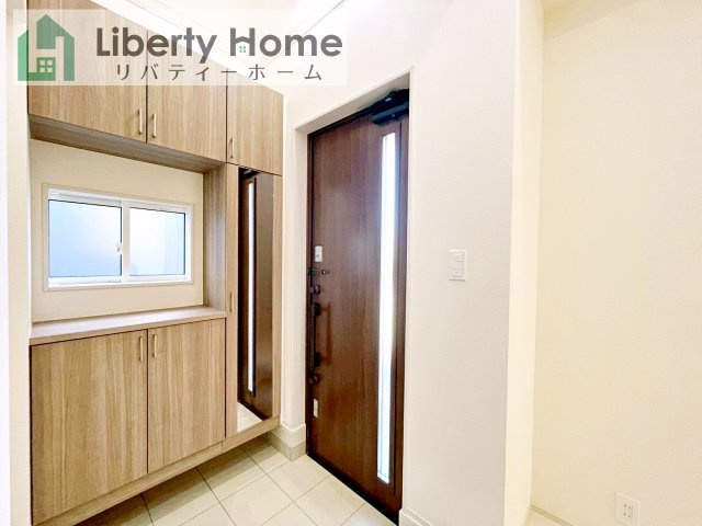 牛久市さくら台1丁目4期　新築戸建　2号棟の玄関