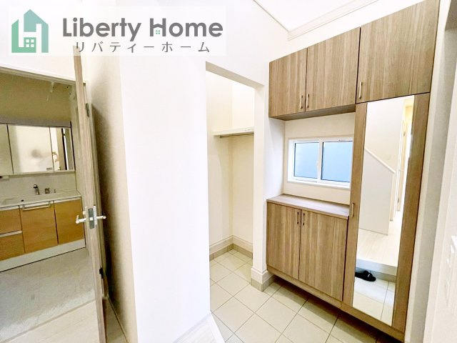 牛久市さくら台1丁目4期　新築戸建　2号棟の玄関