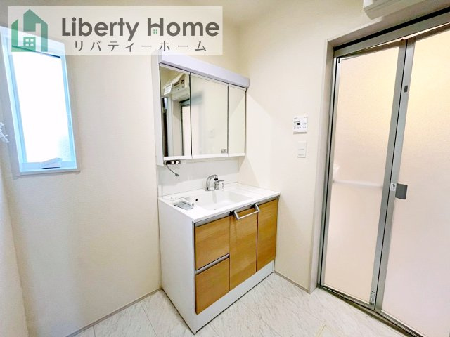 牛久市さくら台1丁目4期　新築戸建　2号棟の独立洗面台