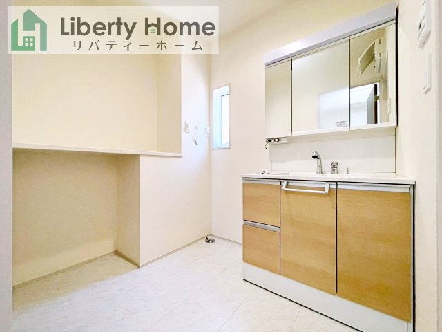 牛久市さくら台1丁目4期　新築戸建　2号棟の独立洗面台