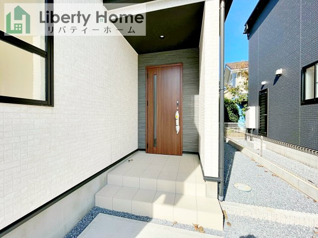 牛久市さくら台1丁目4期　新築戸建　2号棟のエントランス