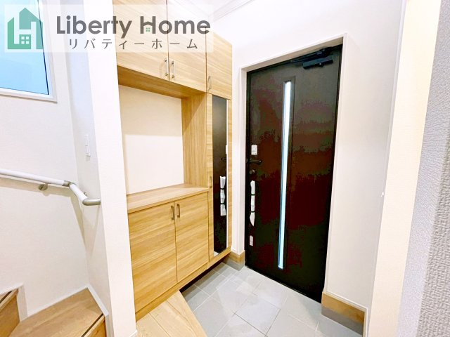 牛久市さくら台1丁目4期　新築戸建　3号棟の玄関