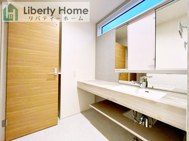 牛久市さくら台1丁目4期　新築戸建　3号棟の独立洗面台