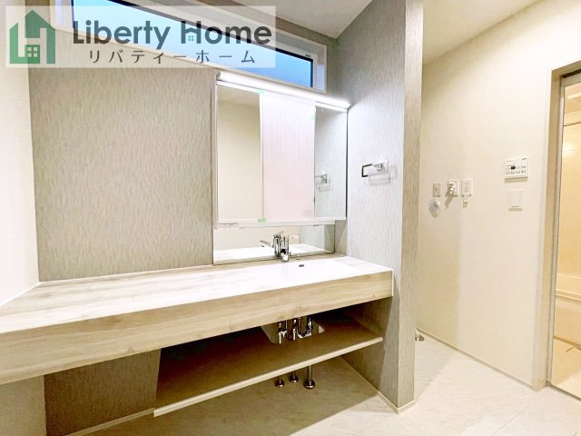 牛久市さくら台1丁目4期　新築戸建　3号棟の独立洗面台