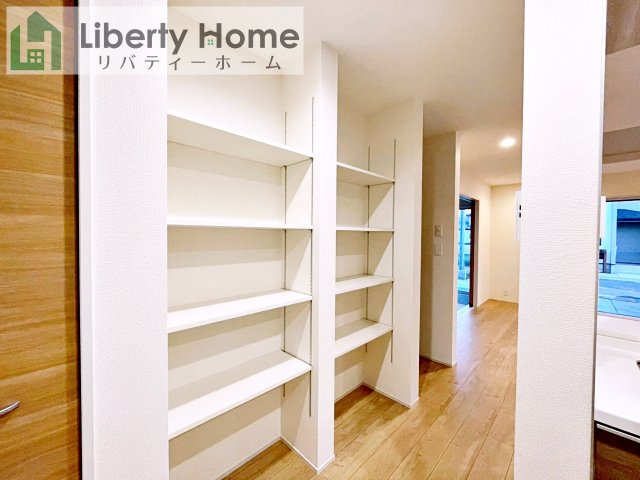 牛久市さくら台1丁目4期　新築戸建　3号棟の収納