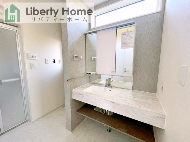 牛久市さくら台1丁目4期　新築戸建　4号棟の独立洗面台