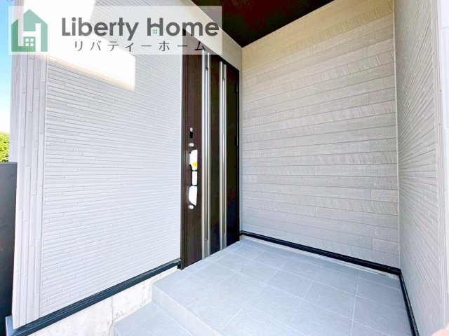 牛久市さくら台1丁目4期　新築戸建　4号棟のエントランス