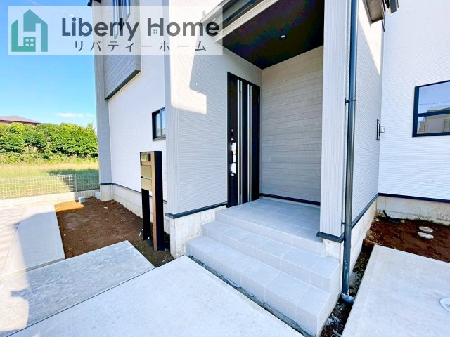 牛久市さくら台1丁目4期　新築戸建　4号棟のエントランス