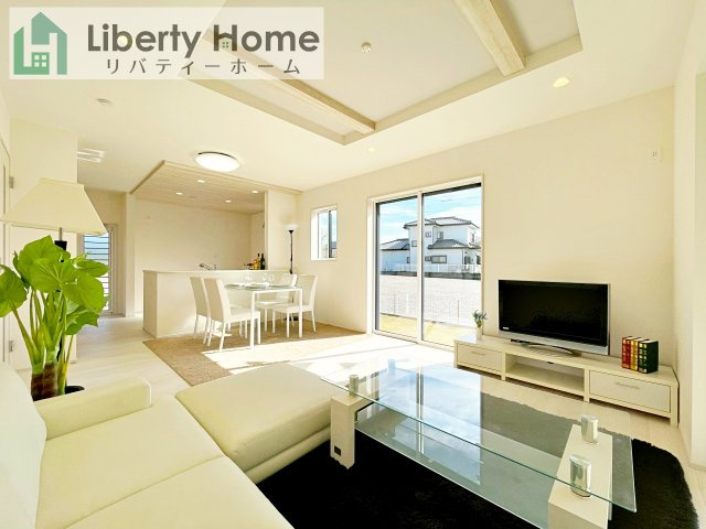 牛久市さくら台1丁目4期　新築戸建　4号棟の居間・リビング