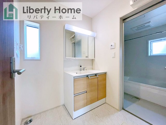 牛久市さくら台1丁目4期　新築戸建　5号棟の独立洗面台