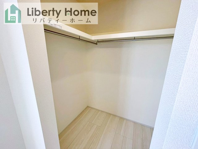 牛久市さくら台1丁目4期　新築戸建　5号棟の収納