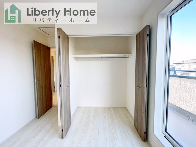 牛久市さくら台1丁目4期　新築戸建　5号棟の収納