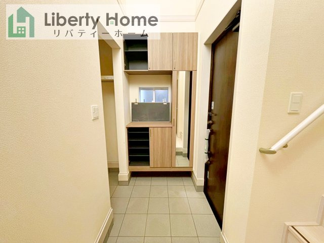 牛久市さくら台1丁目4期　新築戸建　5号棟の玄関