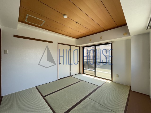 シャトーサンワの和室