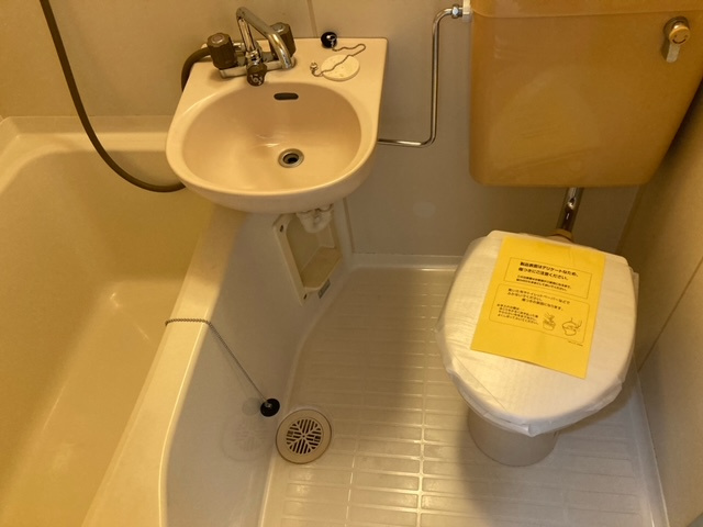 三鷹市大沢６丁目のアパートの浴室