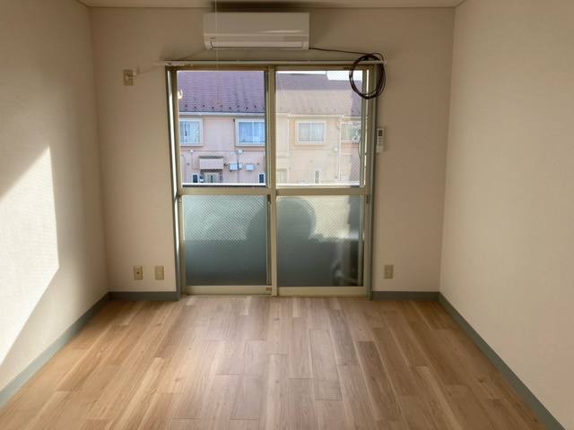 三鷹市大沢６丁目のアパートの居間・リビング