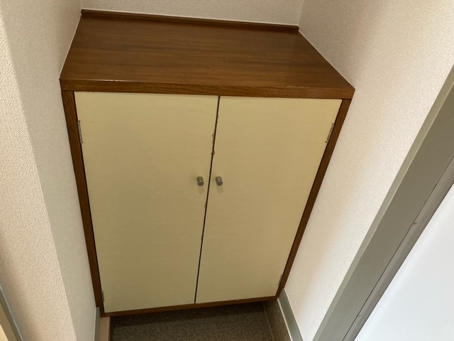 三鷹市大沢６丁目のアパートの玄関